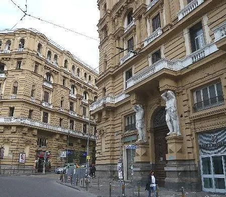 Carol House Nápoly